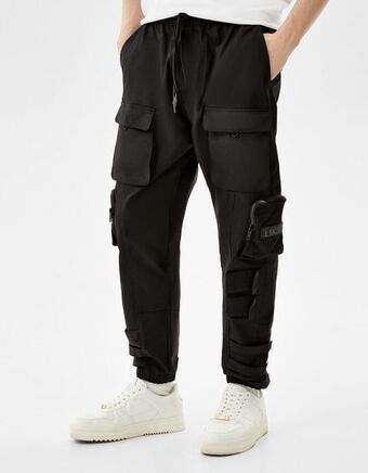 Spodnie jogger z wieloma kieszeniami