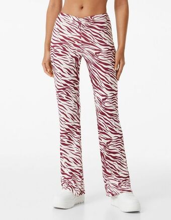 Bershka Spodnie dzwony we wzór oferta