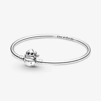 Pandora Bransoletka typu bangle pandora moments z gryzącym stichem od disneya oferta