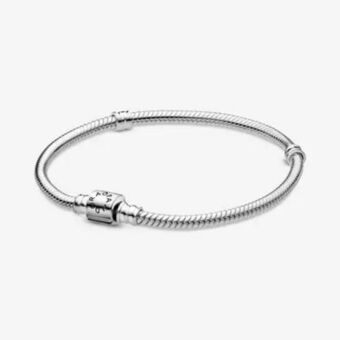 Pandora Bransoletka pandora moments o splocie wężykowym, z zapięciem beczułkowym oferta