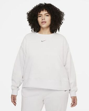 Nike sportswear collection essentials