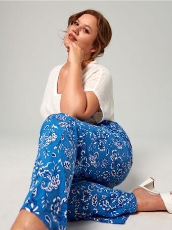 Sinsay Spodnie z kieszeniami oferta