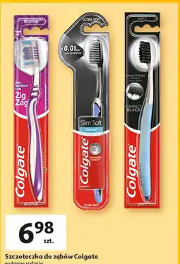 Auchan Szczoteczka do zębów soft Colgate Compact Black oferta