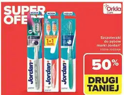 Carrefour Szczoteczka do zębów medium Jordan Target Teeth & Gums oferta