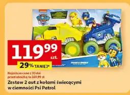 Auchan Zestaw 2 aut z kołami świecącymy w ciemności psi patrol oferta