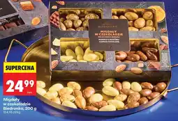 Biedronka Migdały w czekoladzie Biedronka mlecznej i białej oferta