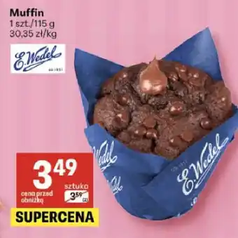 Pączek z marmoladą wieloowocową i cukrem pudrem