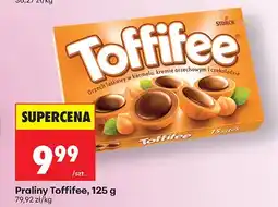 Biedronka Orzeszki ziemne w karmelu, kremie orzechowym i czekoladzie oferta