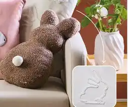 Biedronka Poduszka dekoracyjna w kształcie zajączka, różne wzory i kolory oferta