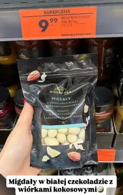 Biedronka Migdały w białej czekoladzie z wiórkami kokosowymi oferta