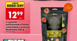 Biedronka Truskawki liofilizowane w białej czekoladzie z matchą Biedronka, 100 g oferta