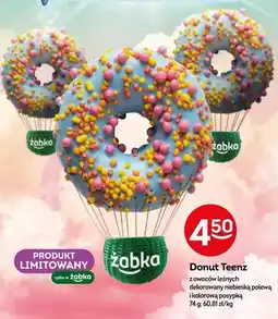 Żabka Donut z owoców leśnych dekorowany niebieską polewą i kolorową posypką oferta