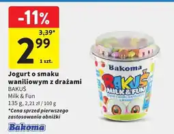 Intermarche Jogurt o smaku waniliowym z drażami Bakoma Milk & Fun oferta