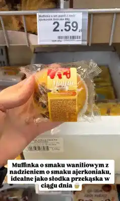 Dino Muffinka Amicake o smaku waniliowym z nadzieniem o smaku ajerkoniaku oferta