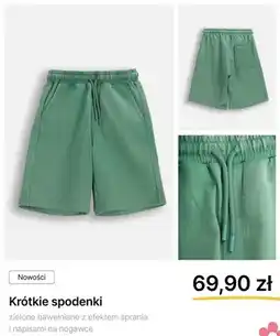Coccodrillo Krótkie spodenki Coccodrillo zielone bawełniane z efektem sprania i napisami na nogawce oferta