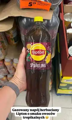 Biedronka Gazowany napój herbaciany Lipton Tropical Flavour oferta