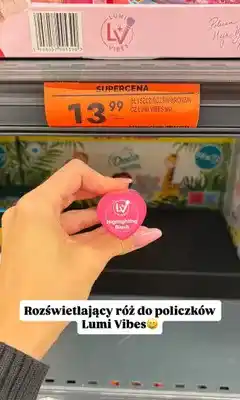 Biedronka Rozświetlający róż do policzków Lumi Vibes Highlighting Blush oferta