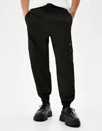 Bershka Techniczne spodnie jogger z kieszeniami oferta