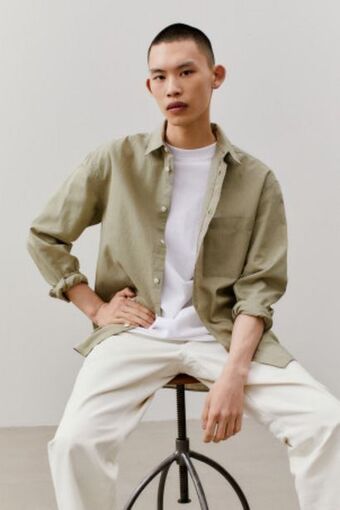 Camisa com linho relaxed fit