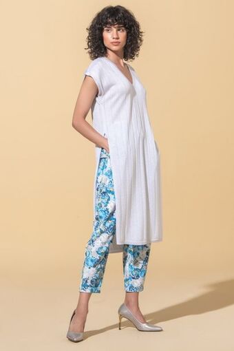 Vestido malha com racha lateral