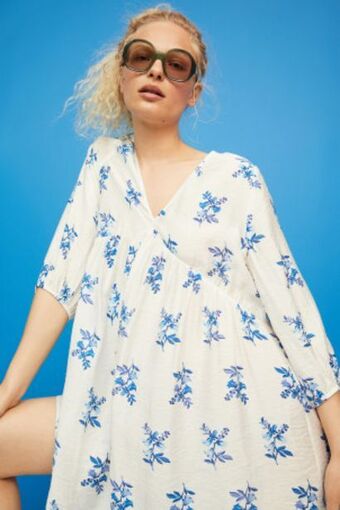 H&M Vestido com decote em v promoção