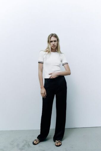 ZARA T-shirt com peças promoção