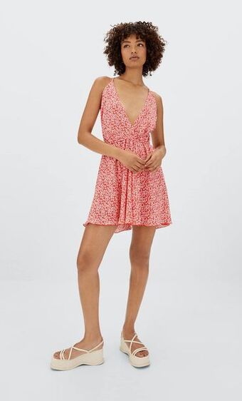 Stradivarius Vestido curto com costas abertas promoção