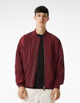 Bershka Blusão bomber ligeiro efeito de nylon promoção