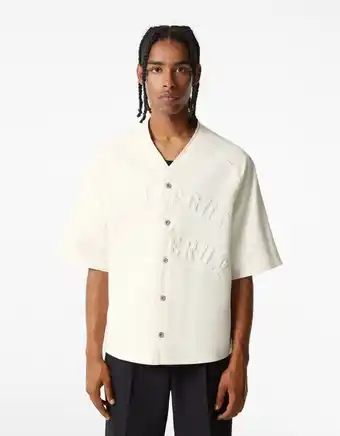 Bershka Camisa de beisebol manga curta boxy fit relevo promoção