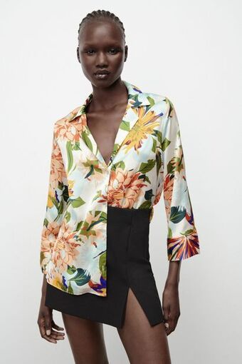 ZARA Camisa acetinada com print floral promoção