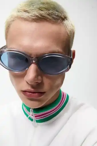 ZARA Polo de gola alta com zip promoção