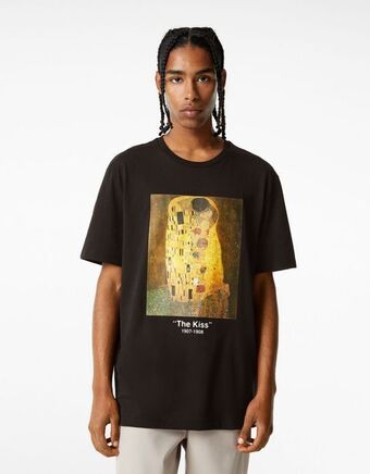 Bershka T-shirt manga curta regular fit museu scala promoção