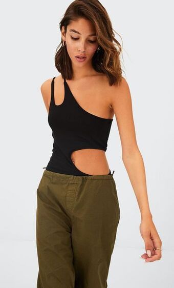 Body assimétrico com cut out