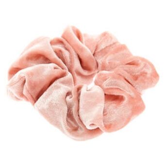 Claire's Medium velvet hair scrunchie - blush pink promoção