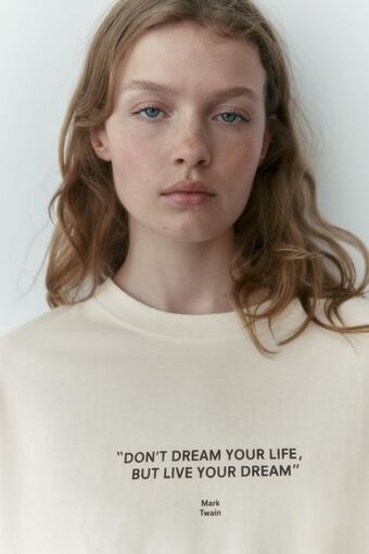 ZARA T-shirt com mensagem promoção