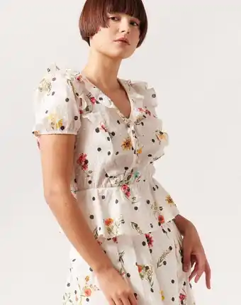 Naf Naf Blusa plumeti y flores color crudo promoção