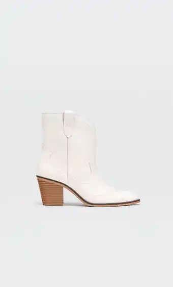 Stradivarius Botins cowboy de tacão promoção