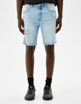 Bershka Calções bermuda em denim skinny com rasgões promoção