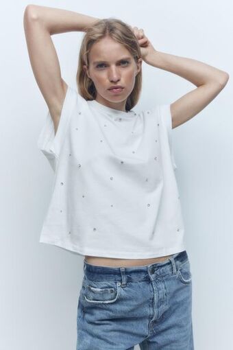 ZARA T-shirt com joias promoção