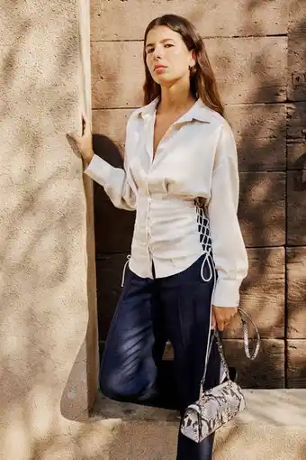 ZARA Camisa de cetim cintada com cordões promoção
