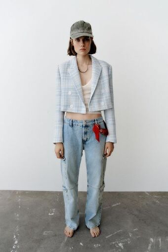 ZARA Blazer cropped com estrutura promoção