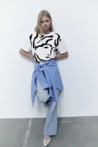 ZARA T-shirt com estampado de rapariga promoção
