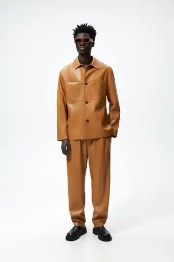 ZARA Calças de efeito pele promoção