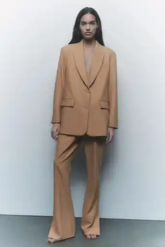 ZARA Blazer cintado com botões promoção