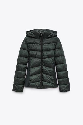 ZARA Blusão acolchoado com capuz promoção