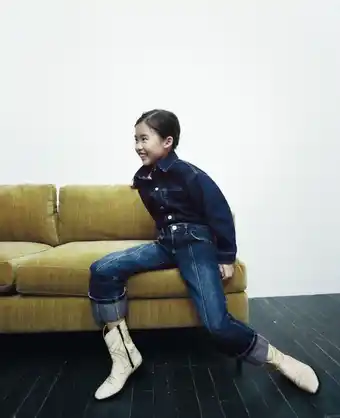 Jeans com costura em dobra
