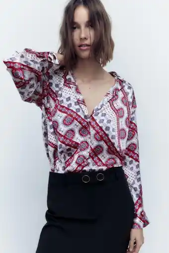 ZARA Camisa acetinada com estampado patchwork promoção