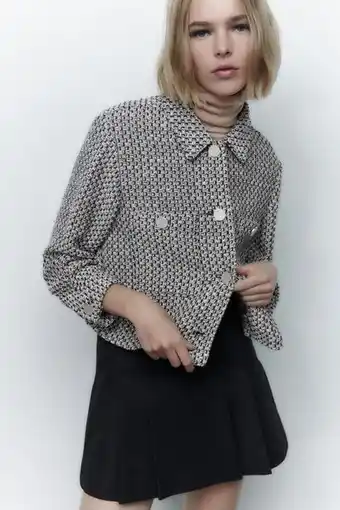 ZARA Camisa larga com estrutura e botões metálicos promoção