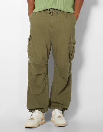 Bershka Jeans cargo parachute promoção