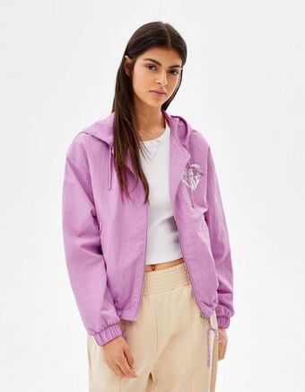 Casaco capuz efeito nylon fino estampado